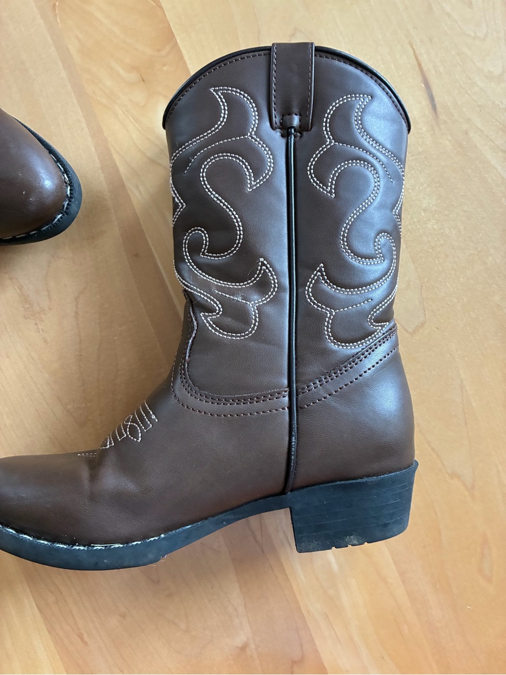 Kids cowboy boots size 13